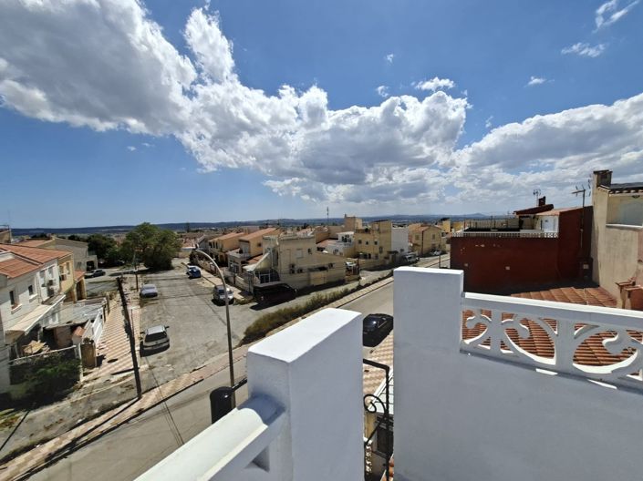 Image No.17-1 Bed Townhouse for sale