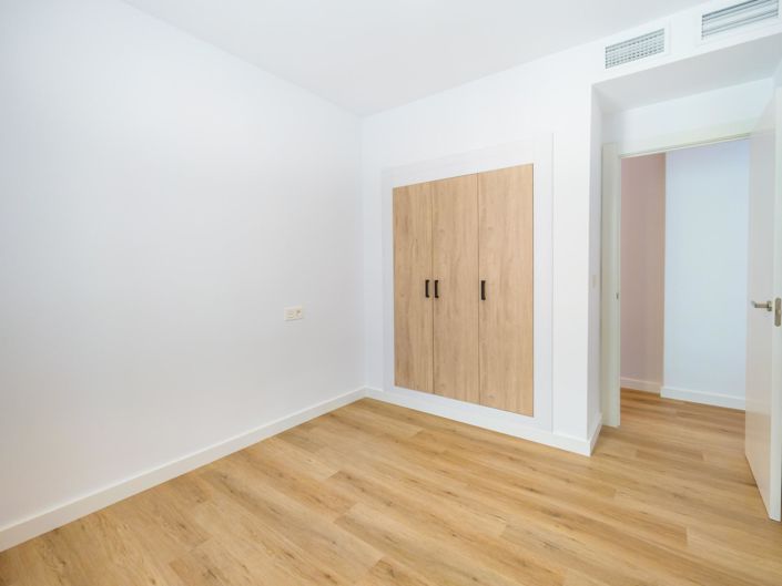 Image No.26-3 Bed Apartment for sale