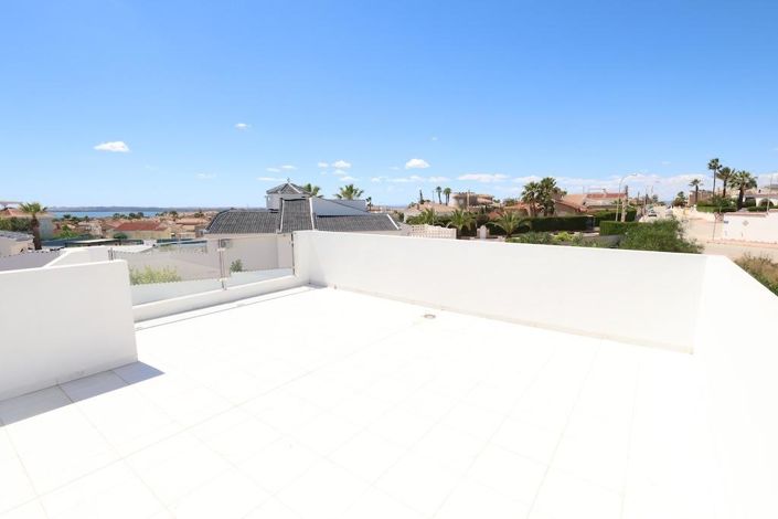 Image No.20-3 Bed Villa for sale