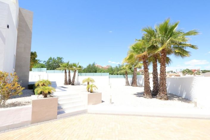 Image No.24-3 Bed Villa for sale