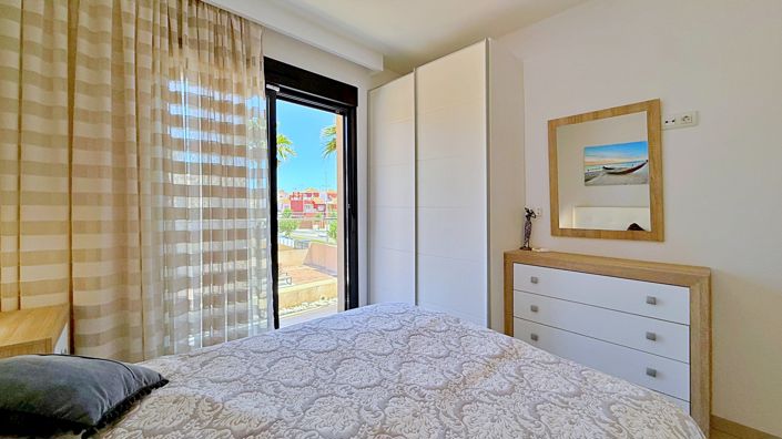 Image No.15-3 Bed Apartment for sale