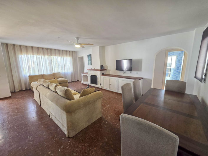 Image No.2-Villa de 3 chambres à vendre à Estepona