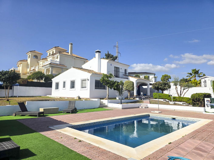 Image No.7-Villa de 3 chambres à vendre à Estepona