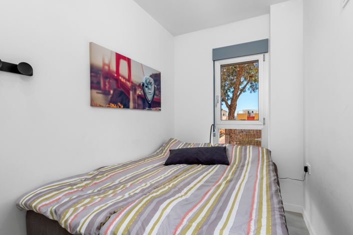 Image No.14-3 Bed House for sale