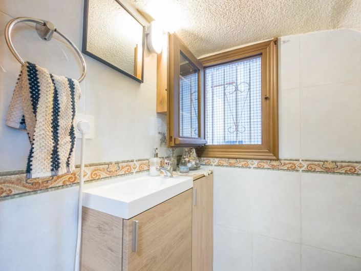 Image No.14-3 Bed Townhouse for sale
