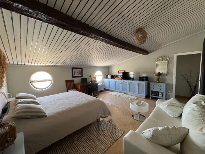Image No.19-4 Bed House for sale