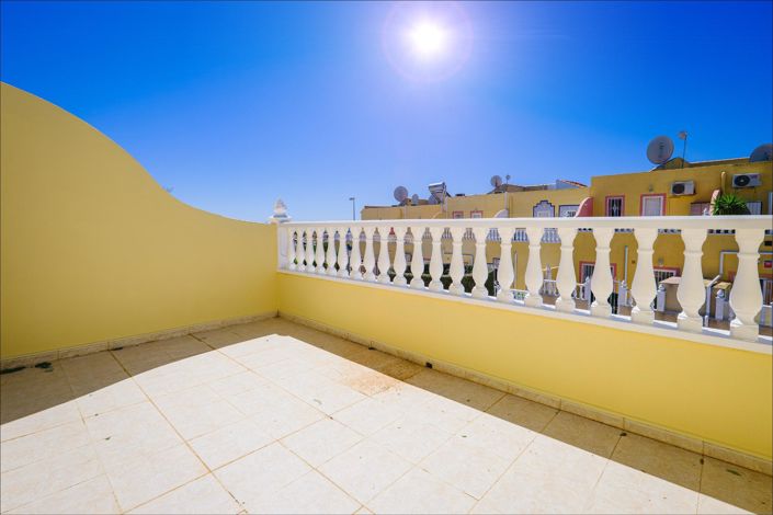 Image No.41-3 Bed Townhouse for sale