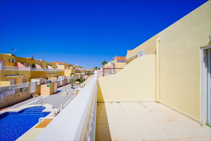 Image No.50-3 Bed Townhouse for sale