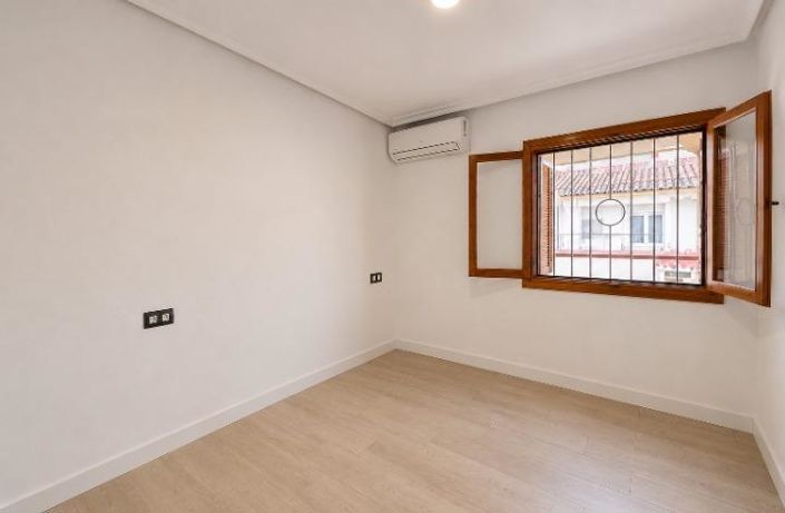 Image No.3-Appartement de 2 chambres à vendre à Torrevieja