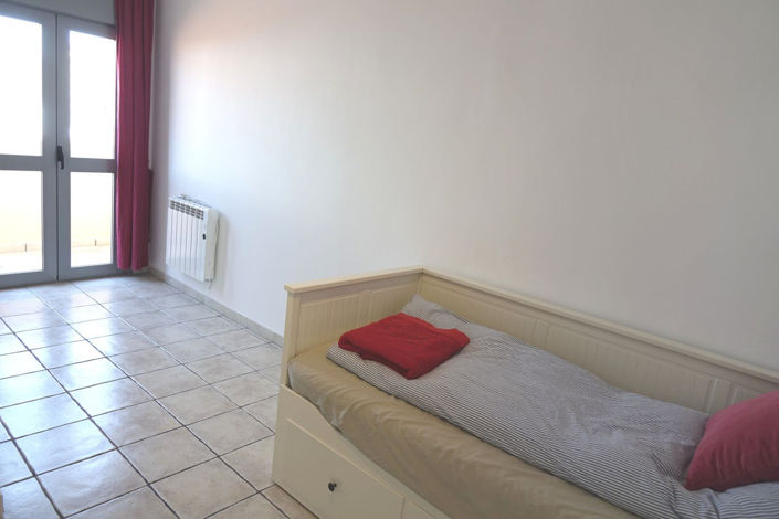Image No.13-3 Bed Property for sale