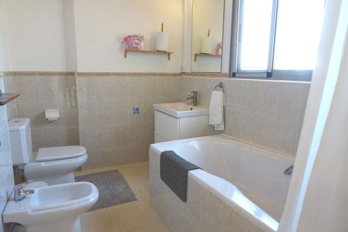 Image No.8-3 Bed Property for sale
