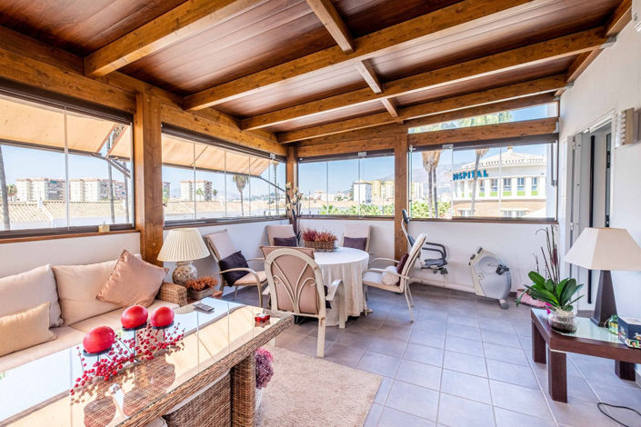 Image No.2-4 Bed House for sale