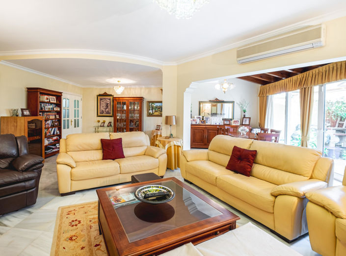 Image No.2-4 Bed Villa for sale
