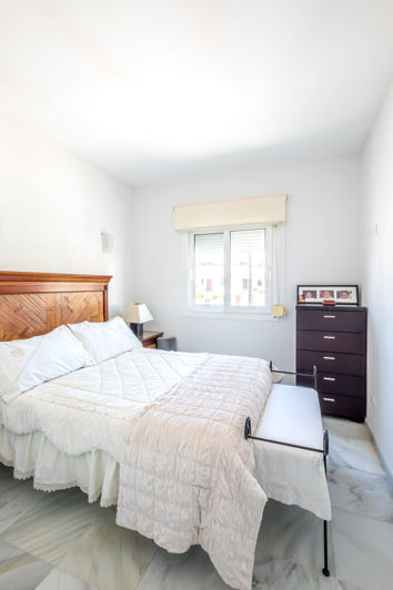 Image No.8-4 Bed House for sale