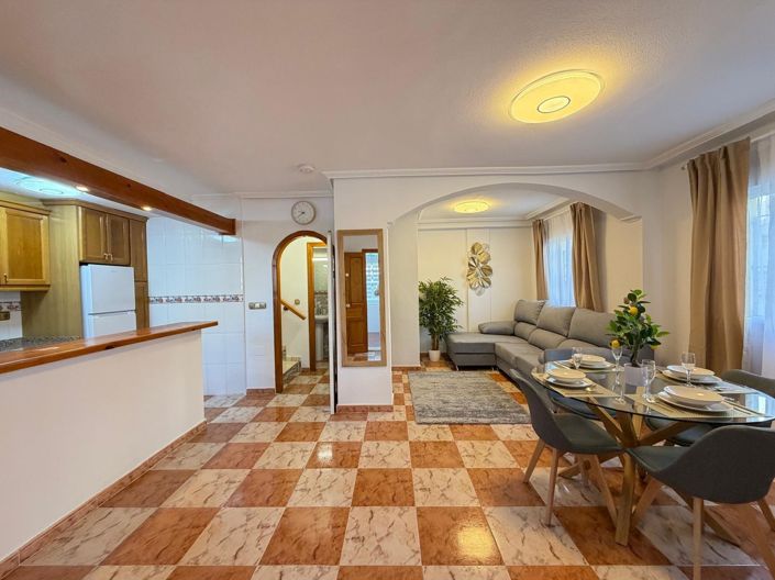 Image No.19-2 Bed Townhouse for sale