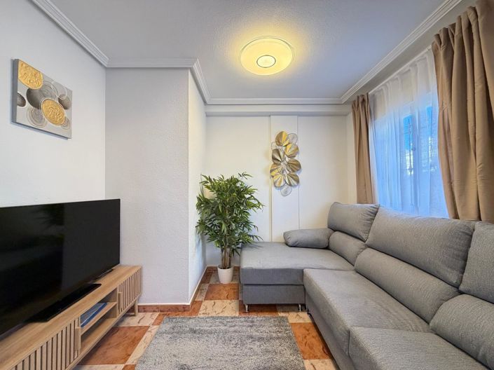 Image No.26-2 Bed Townhouse for sale