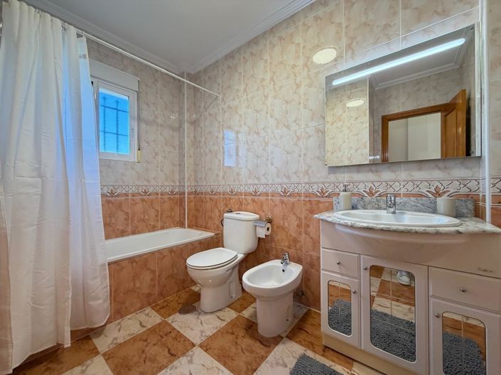 Image No.45-2 Bed Townhouse for sale