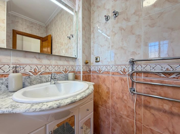 Image No.49-2 Bed Townhouse for sale