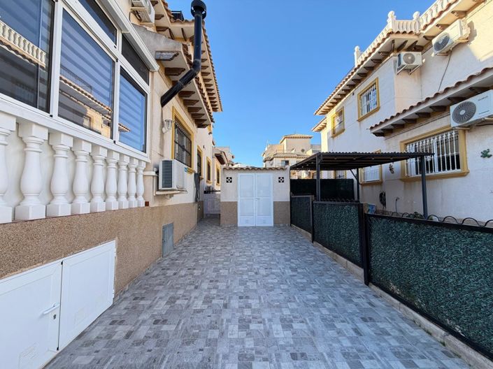 Image No.8-2 Bed Townhouse for sale
