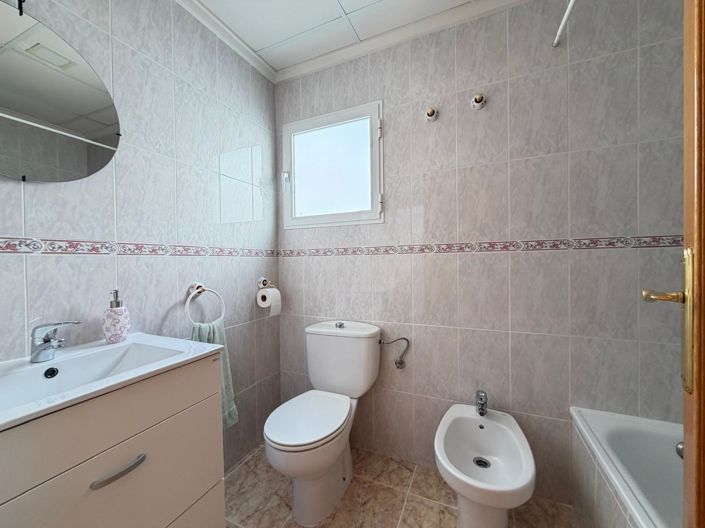Image No.2-Appartement de 2 chambres à vendre à Torrevieja