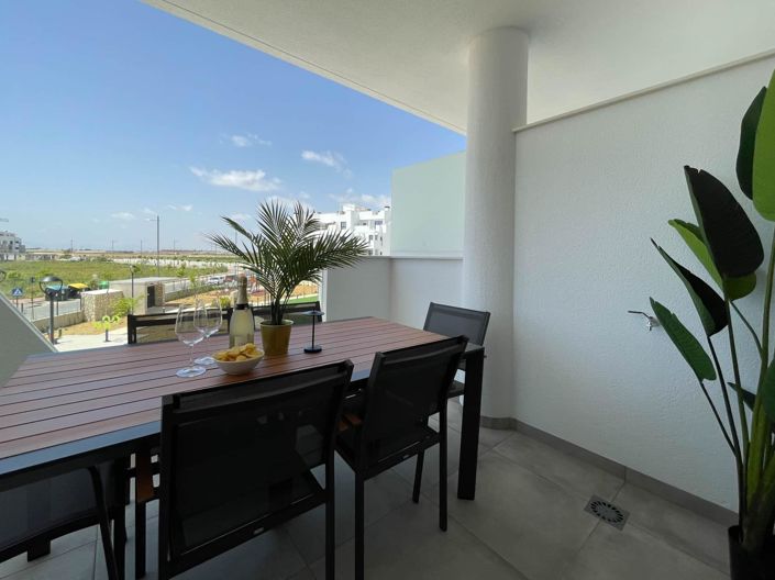 Image No.20-2 Bed Apartment for sale