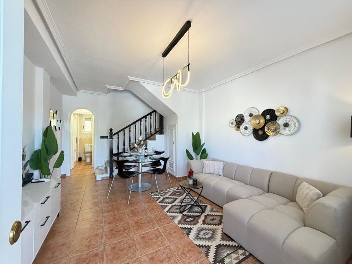 Image No.12-3 Bed Townhouse for sale