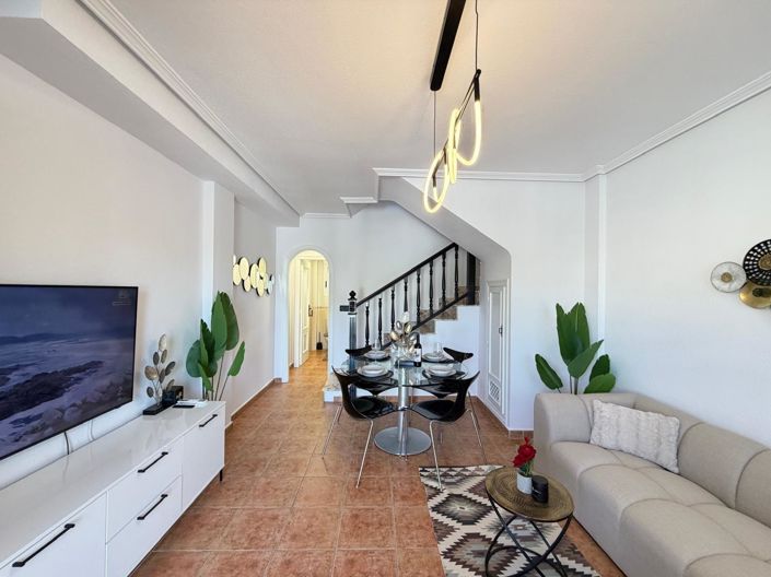 Image No.14-3 Bed Townhouse for sale