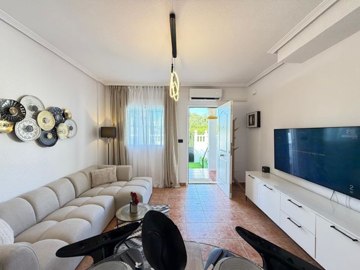 Image No.18-3 Bed Townhouse for sale
