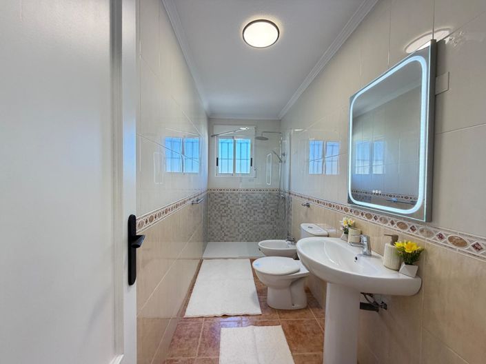 Image No.47-3 Bed Townhouse for sale