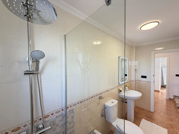 Image No.50-3 Bed Townhouse for sale