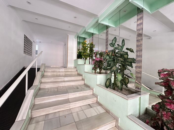 Image No.11-2 Bed House for sale