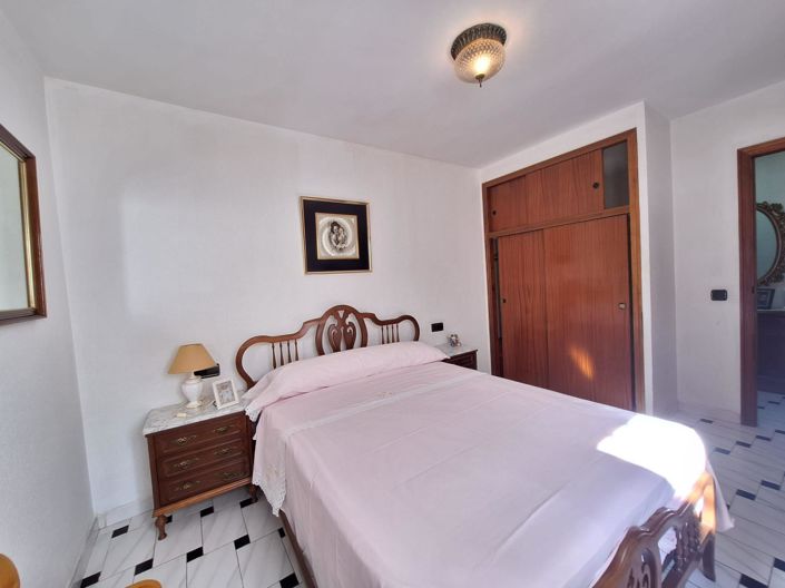 Image No.12-3 Bed House for sale