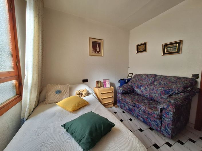 Image No.15-3 Bed House for sale