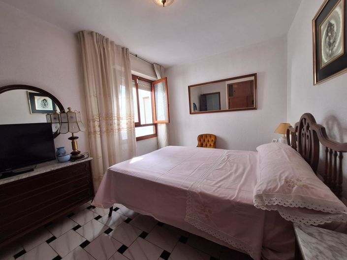Image No.18-3 Bed House for sale