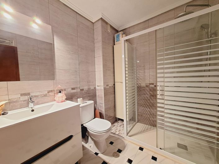 Image No.19-3 Bed House for sale