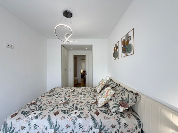 Image No.11-3 Bed Apartment for sale