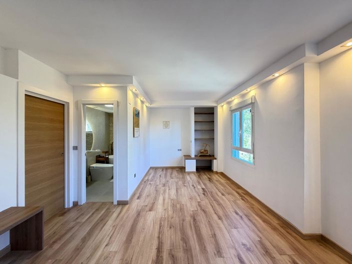 Image No.39-2 Bed Apartment for sale