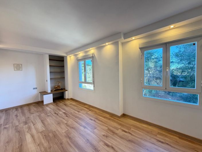 Image No.41-2 Bed Apartment for sale