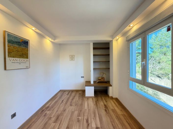 Image No.43-2 Bed Apartment for sale