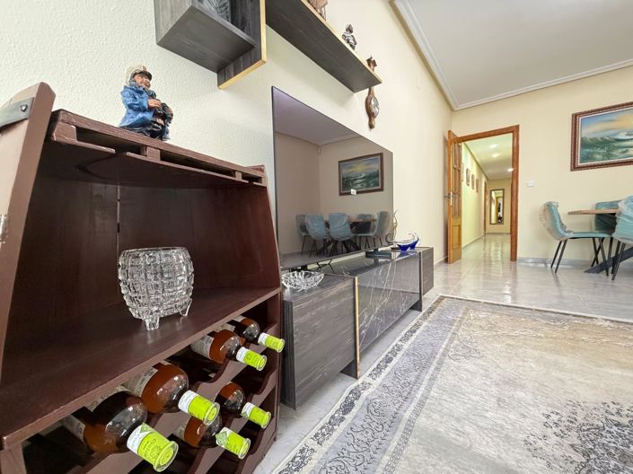 Image No.12-3 Bed House for sale