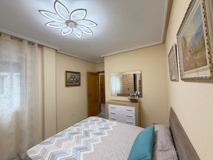 Image No.14-3 Bed House for sale