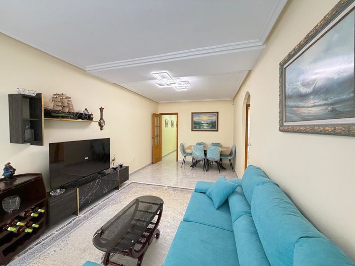 Image No.15-3 Bed House for sale