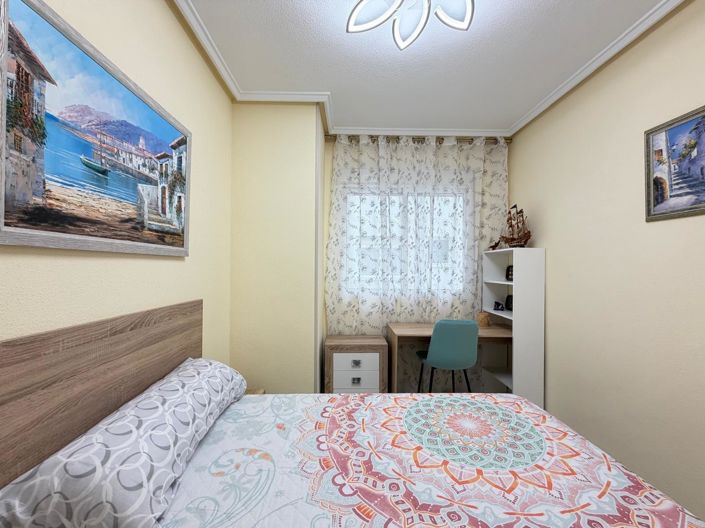 Image No.19-3 Bed House for sale