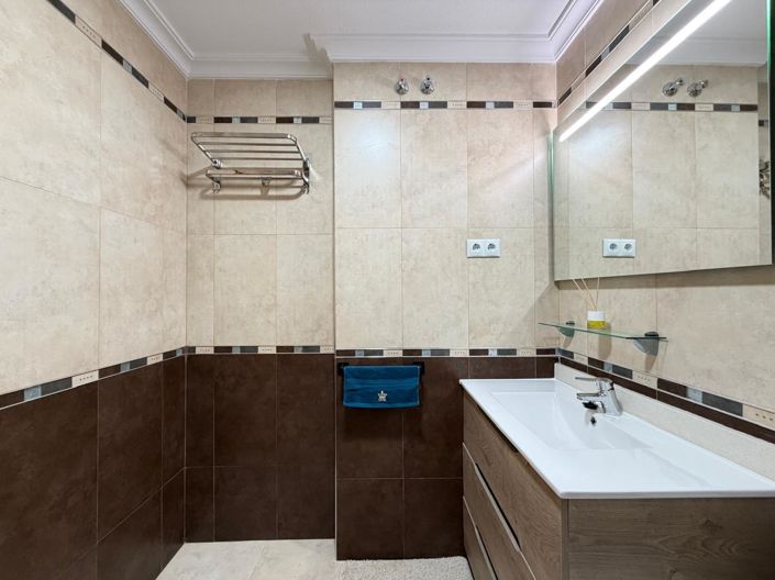 Image No.2-3 Bed House for sale