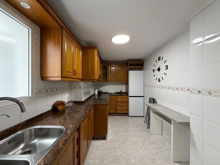 Image No.20-3 Bed House for sale
