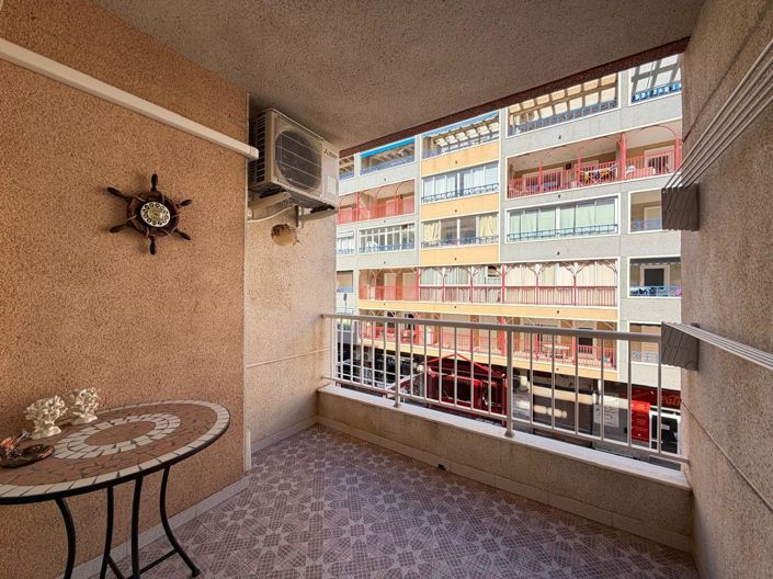Image No.21-3 Bed House for sale