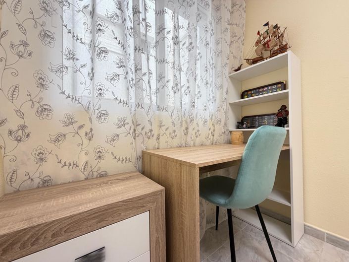 Image No.25-3 Bed House for sale