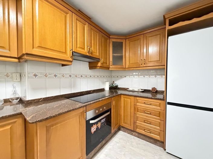 Image No.26-3 Bed House for sale