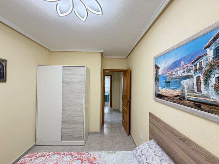 Image No.28-3 Bed House for sale