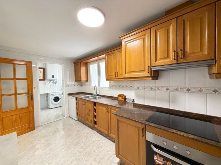 Image No.34-3 Bed House for sale